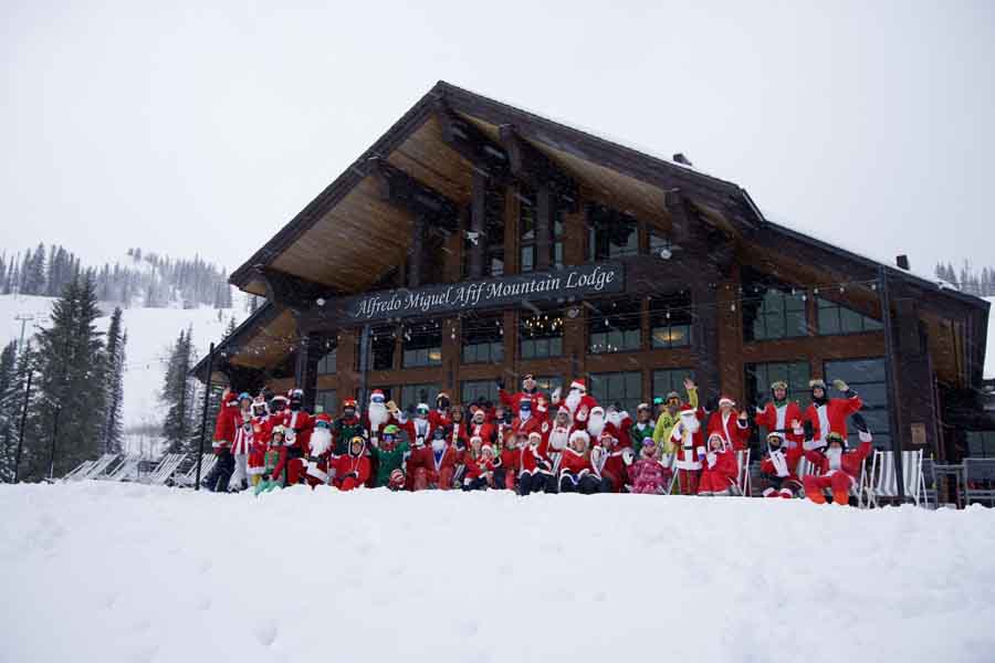 Hundreds of Santas Take to the Slopes for Tamarack Resort’s “Santa Skis Free”&nbsp;Tradition